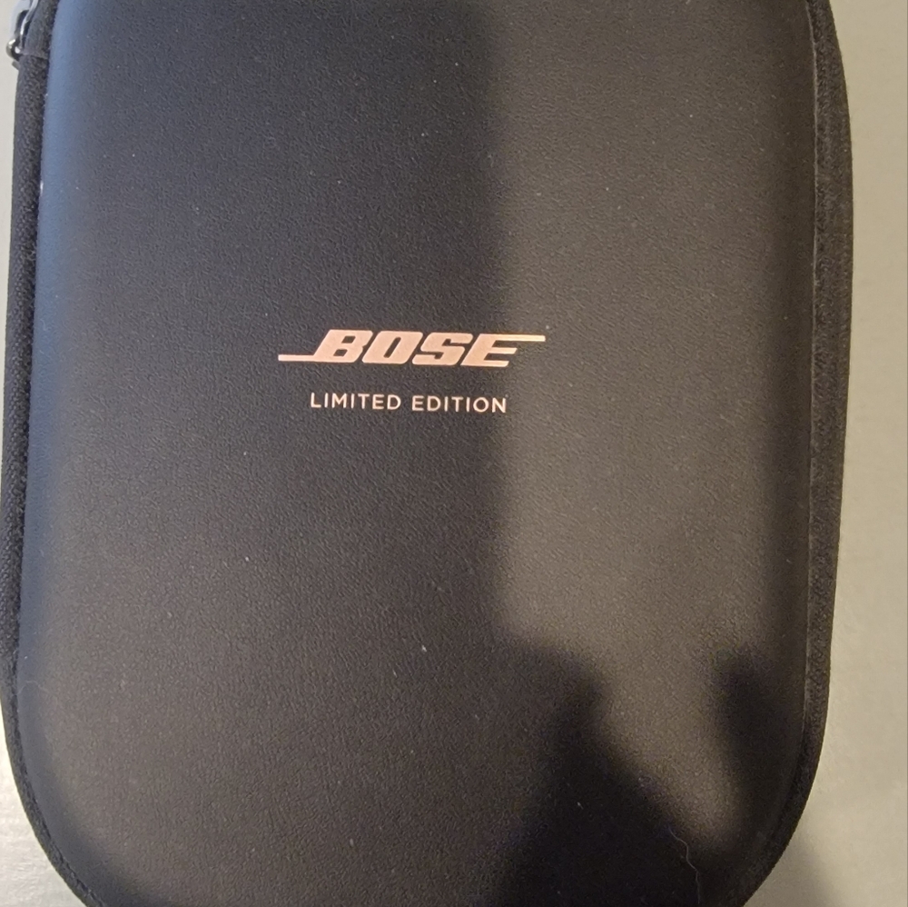 Pink Bose Limited Edition Noise Canceling Headphones